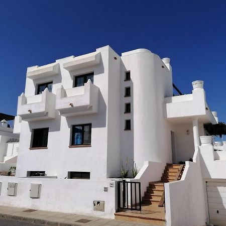 Surf Dream House Hostel Corralejo Exterior photo