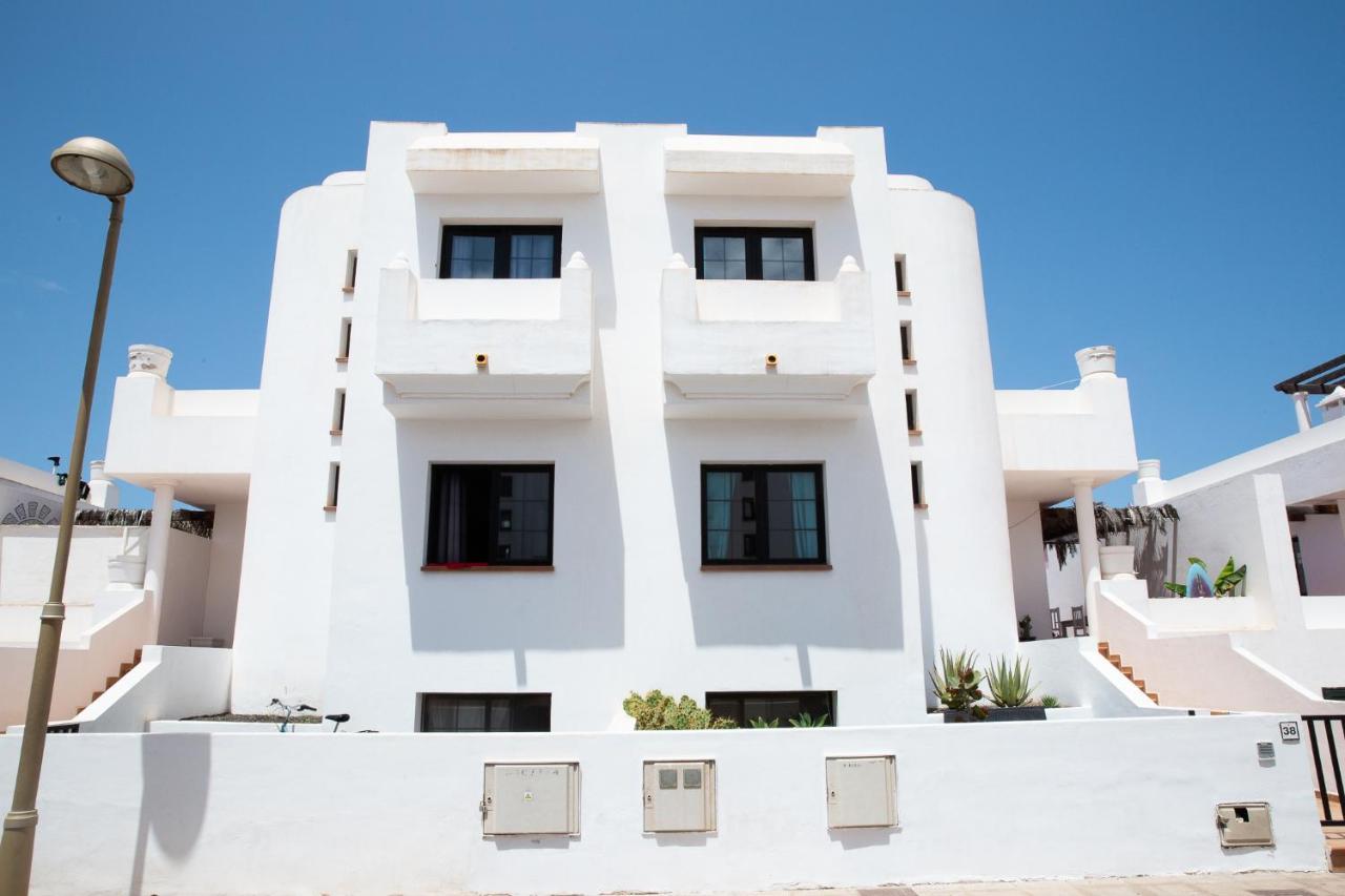 Surf Dream Surfhouse Hostel Corralejo Exterior photo