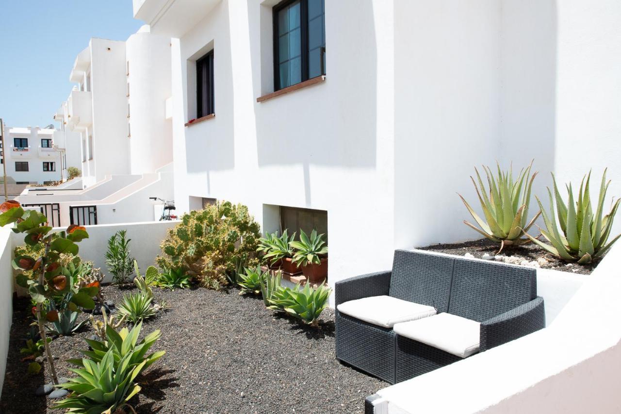 Surf Dream Surfhouse Hostel Corralejo Exterior photo