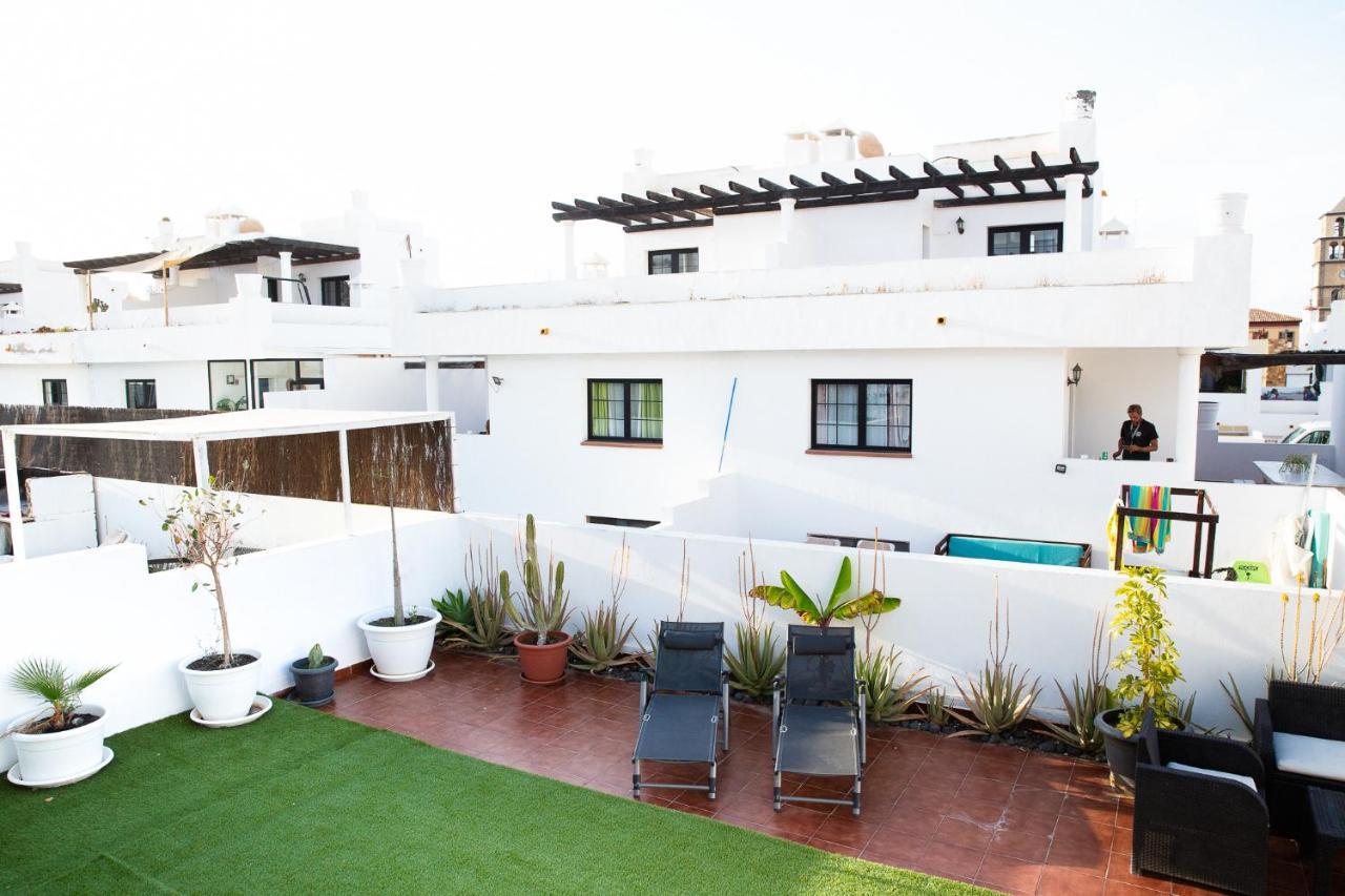 Surf Dream Surfhouse Hostel Corralejo Exterior photo