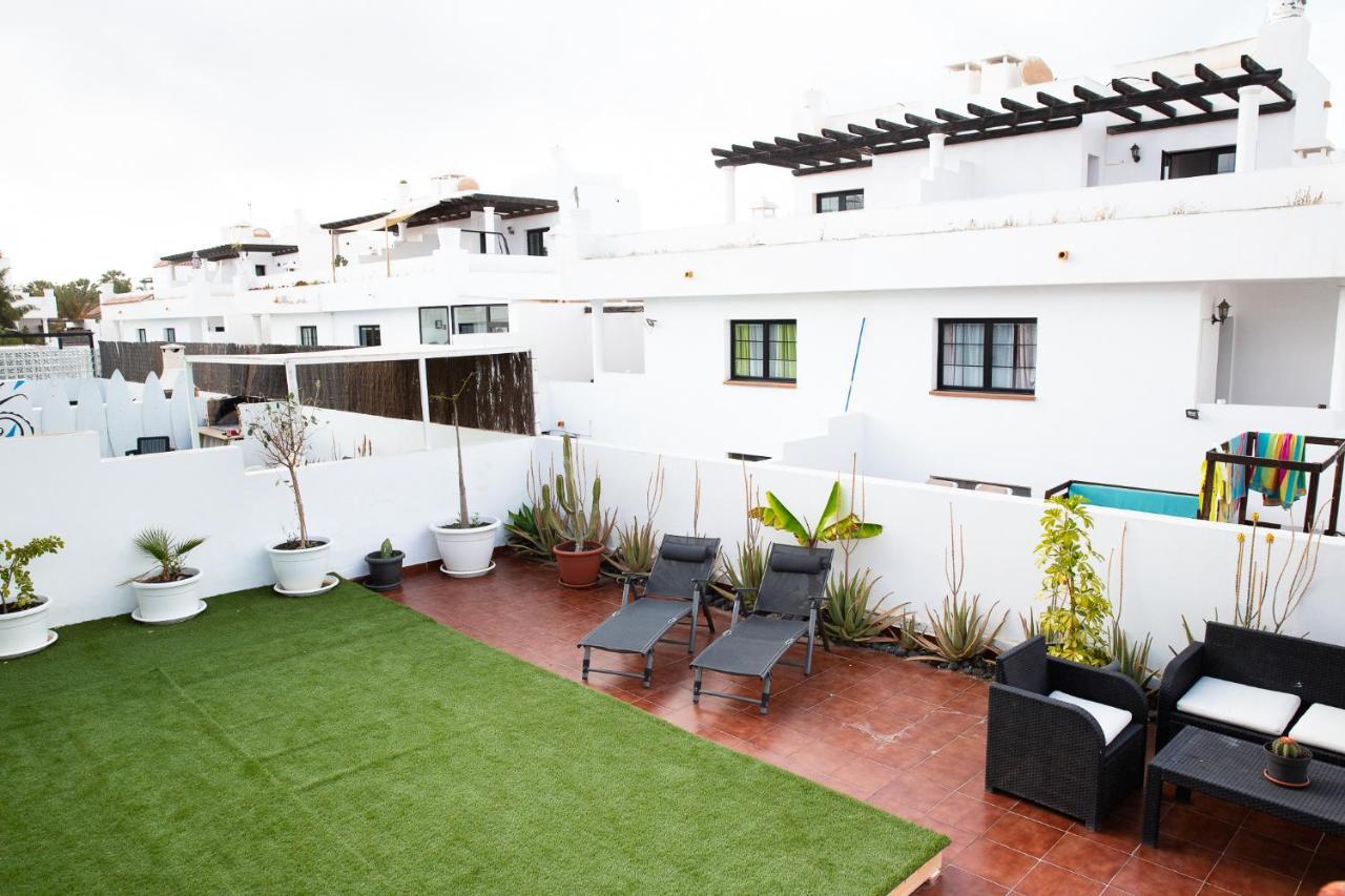 Surf Dream House Hostel Corralejo Exterior photo